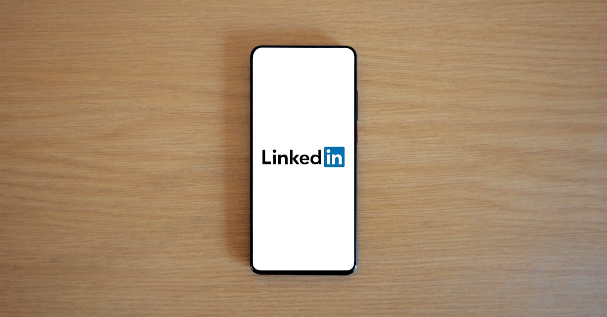 Tela de celular exibindo ferramentas digitais para gerenciamento de redes sociais