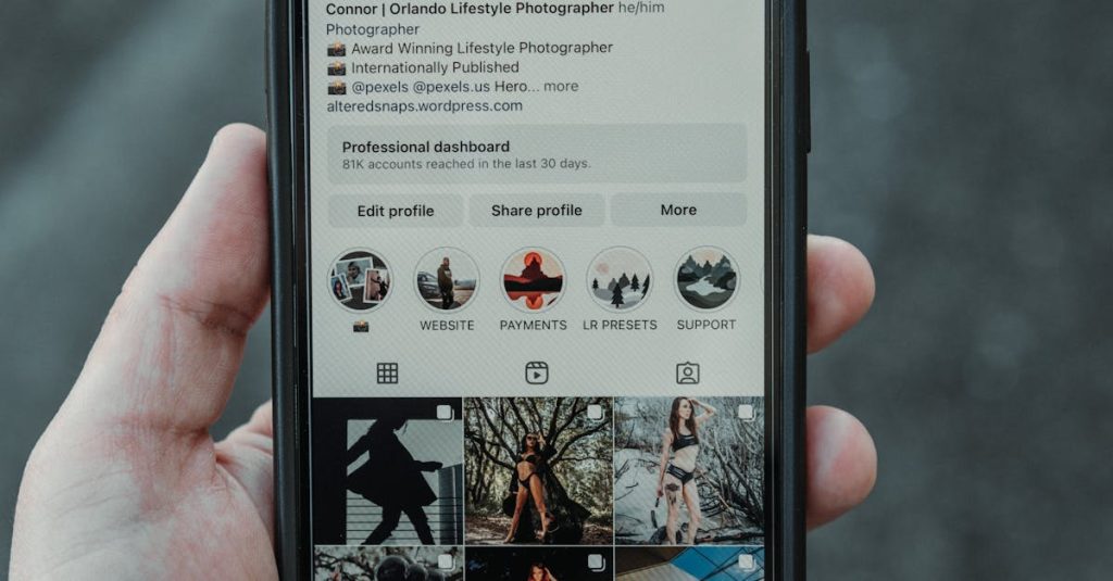Imagem conceitual de seguidores bots no Instagram, mostrando perfis falsos na tela